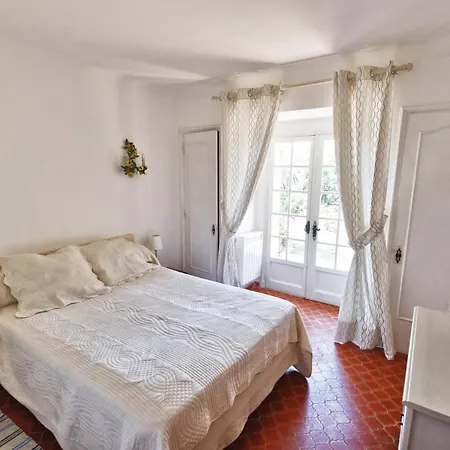 Bungalow Villa *